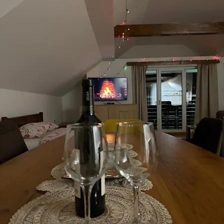 Petra Kamenica * Kamanc